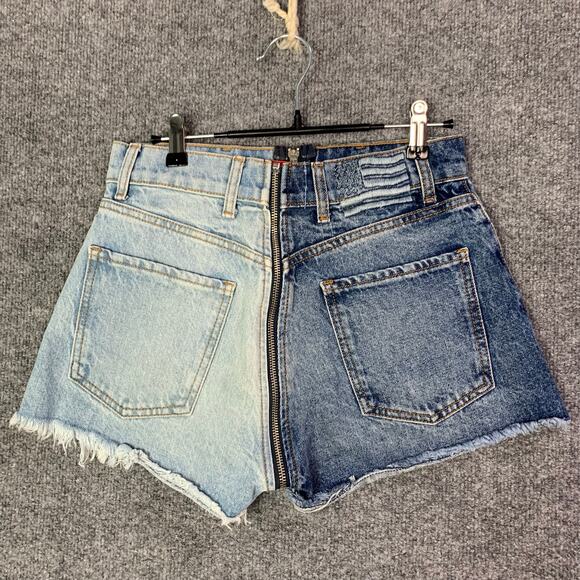 NWT REVICE Women's Yin Yang Two Tone Denim Zippered Raw Hem Shorts‎ Size 27 - Picture 2 of 11